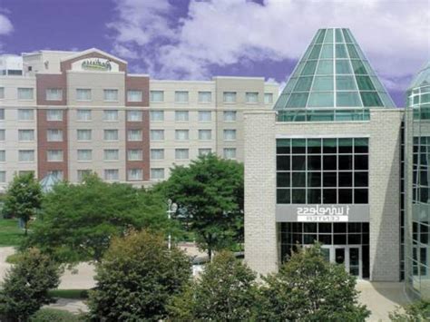 radisson quad city plaza moline il  Aug 2, 2013 - A look at the Radisson Quad City Plaza banquet room, Davenport, Iowa