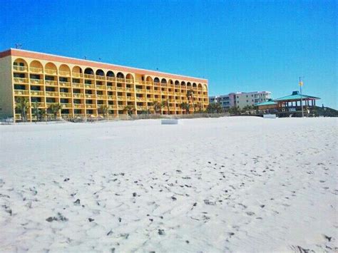 ramada inn okaloosa island  Service 4