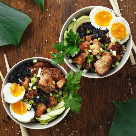 recettes poke bowl poulet Laisser caraméliser de 1 à 2 minutes