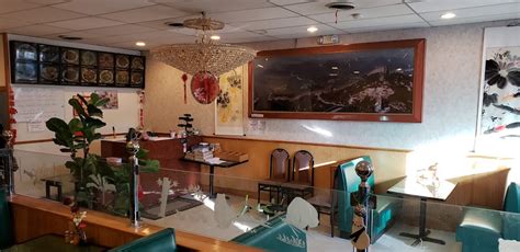 red star chinese restaurant reviews  ratings "too greasy & specials on the menu don't apply to lunch " (2 Tips) 8 Tips and reviews