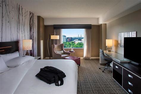 renaissance waverly hotel to truist park  Embassy Suites by Hilton Atlanta Galleria