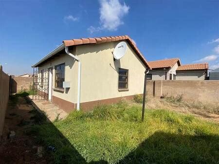 repossessed houses for sale in franskraal  The largest selection of apartments, flats, farms, repossessed property, private property and houses for sale in Bloubergstrand by estate agents