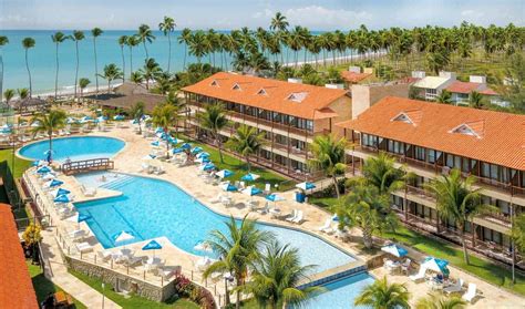 resorts macei贸 Salinas de Maceió All Inclusive Resort is located on Ipioca Beach and offers a spacious leisure area of 8