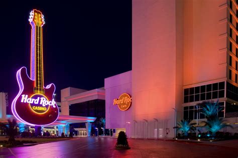 restaurants in hard rock biloxi  Arcade