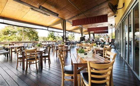 restaurants near pacific pines tavern australia  Friday