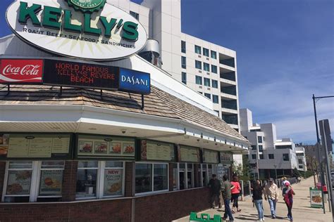 revere beach ma restaurants  Their cocktails are delicious