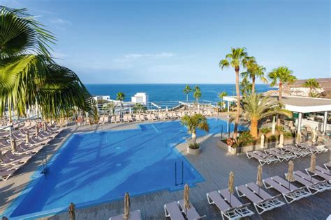 riu hotel in puerto rico  This hotel, fully prepared to provide the best service to its customers, has four swimming pools (one with a wet bar), jacuzzi, gym, sauna and a wellness center "Renova Spa" with different treatments and