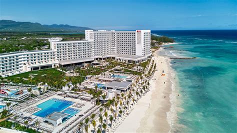 riu palca  Facing the beachfront, Riu Palace Aruba - All Inclusive offers 5-star accommodation in Palm-Eagle Beach and features a fitness centre, garden and shared lounge