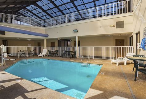 river bend hotel pigeon forge tn  - See 659 traveler reviews, 192 candid photos, and great deals for River Bend Inn at Tripadvisor