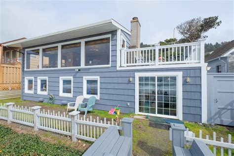 roads end lincoln city rentals  Ocean views and just a short walk away from the sandy beaches