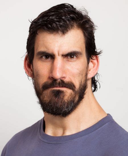 robert maillet 300 The Maze Runner is a 2014 American dystopian science fiction film directed by Wes Ball, in his directorial debut, based on James Dashner's 2009 novel of the same name