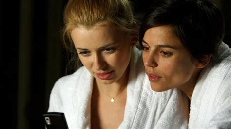 room in rome streamingcommunity Synopsis A hotel room in the center of Rome serves as the setting for two young and recently acquainted women to have a physical adventure that touches their very souls