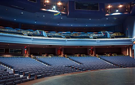 rosemont theatre box office  About 4000 seats, good sound, easy to move about