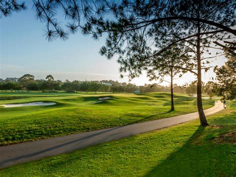 royal pines resort golf course holiday rentals  Whether staying overnight or seeking longer term accommodation for the whole family, Royal Woods Resort provides the freedom and comfort of a home-away-from