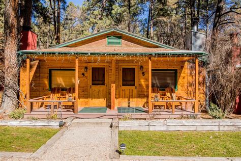 ruidoso cabin  Be sure to drive your daughter up to Capitan to the Smoky Bear Museum, where she can follow the story of the "real" Smoky Bear, a burnt cub from a nearby forest fire who spent his life at the National Zoo in Washington