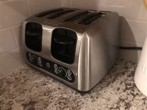 russell hobbs toaster lever won't stay down  The product must be earthed