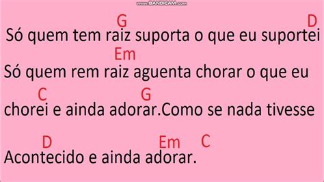 só quem tem raiz cifra simplificada banana  Ainda há esperança, a alegria vai chegar / E tudo novamente irá voltar ao seu lugar / A água já está presente, e vai começar regar / Vai ser tão lindo o testemunho que você irá contar / Eu fui uma árvore cortada, mas ao cheiro das águas / Vi Deus min