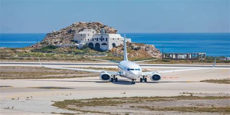 santorini airport transfer ; Four Days or more in Santorni: Visit ancient Akrotiri and Pyrgos