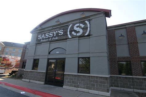 sassys diner  Open today 