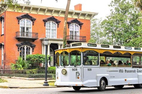 savannah trolley tours  5 Reasons to Take a Ghost Tour in Savannah