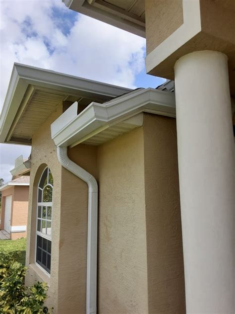 seamless gutters palm beach county Seamless gutters in North Palm Beach offer increased protection because they are custom fit to your home and seam-free, lowering the risk of leaks exponentially