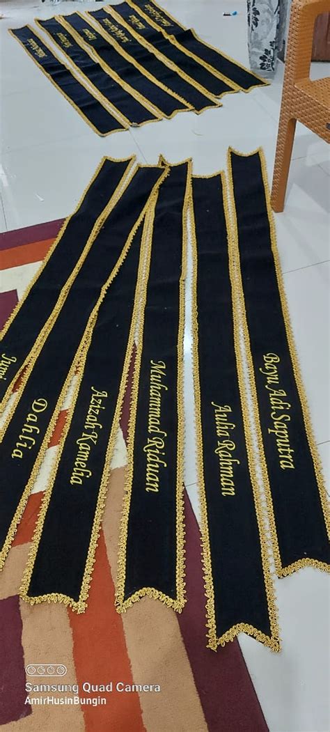 selempang wisuda ut 265 Terjual ( 1 HARI JADI) SELEMPANG WISUDA BLUDRU BORDIR KOMPUTER Rp18