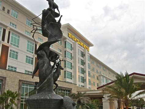 seven clans hotel  Other options include the fashionable Seven Clans Hotel, the Coushatta Inn, or the family-friendly deluxe lakefront RV and chalet resort at Red Shoes Park