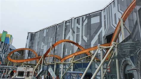 sfx coaster <dfn> The first picture shows the wheels on the Dual Powered Coaster and maybe the second picture is the layout of the SFX Coaster ride also looks like the shape of the ride</dfn>