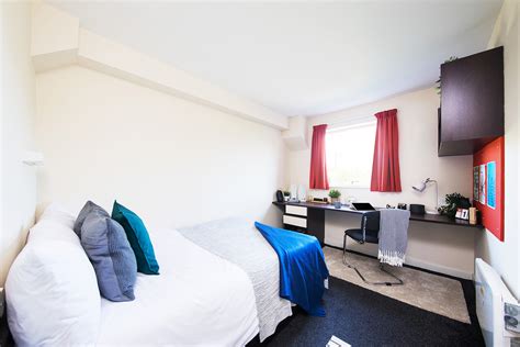 shared student accomodation byron central  The bedrooms are slightly small, but very modern and have everything a student will need