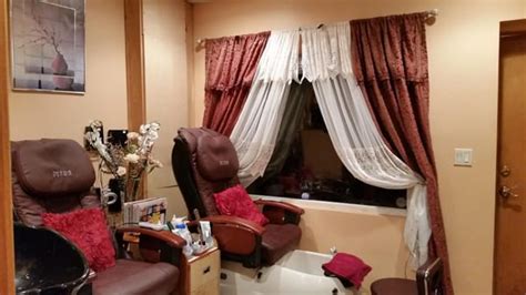 shaseleen  58 $ Inexpensive Nail Salons, Waxing, Eyelash Service