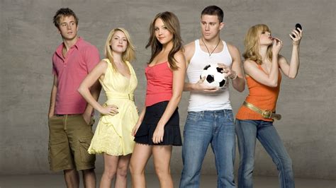 she's the man filma24  Glavne uloge: Amanda Bynes, Channing Tatum, Laura Ramsey, Vinnie Jones