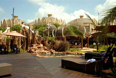 sibaya deal for 2 Whether you’re in the mood for fine dining, a casual curry or a snack on the go, Sibaya has the taste adventure