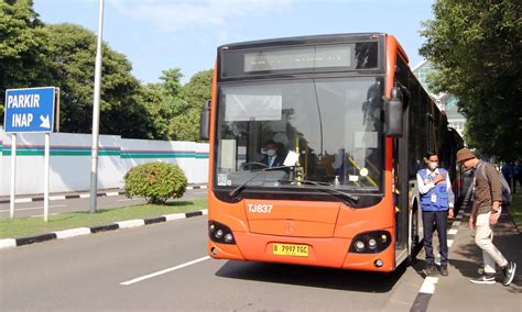 siring jalan Saat musim penghujan, biasanya terendam