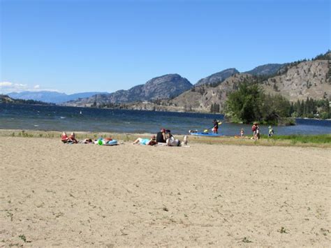 skaha lake rentals  Pet-friendly