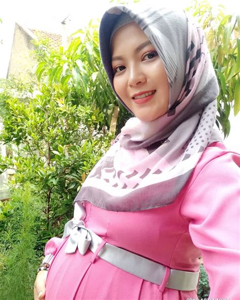 sotwe hijab sange  Bokep Indo VCS Ummi Nakal Hijab Colmek