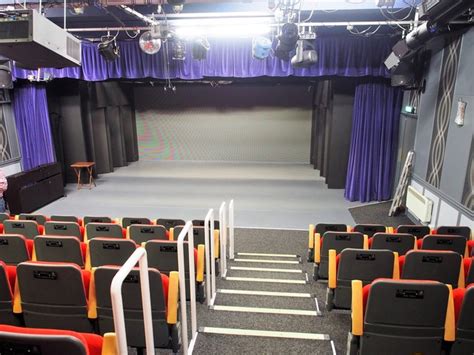 spotlight theater bridlington  Location