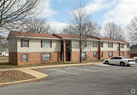 spring garden apartments holly springs ms  Holly Springs Home for Sale: Nice level lot on the corner of Salem Avenue and Bonner Street
