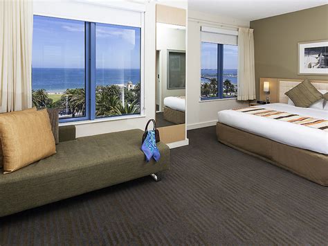 st kilda novotel 40m Novotel St Kilda 