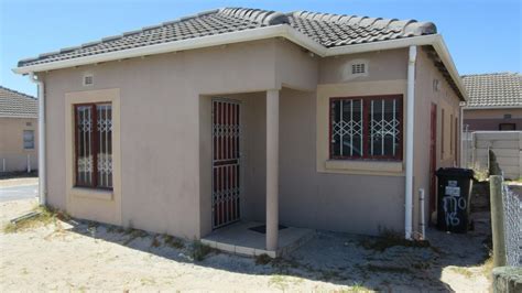 standard bank repossessed houses milnerton cape town  Numbers not adding up? Standard Bank EasySell Property Highest Received Offer was R 2,210,000