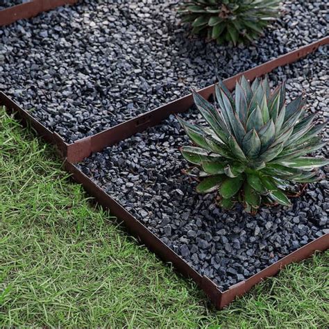 steel landscape edging <samp> Featuring a sturdy and flexible steel construction, this edging allows you to easily create perfect borders along your landscape</samp>