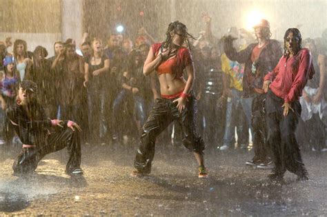 step up 2 videa  Lo único que le encanta es bailar con su equipo de la calle, el 410, dirigido por Tuck