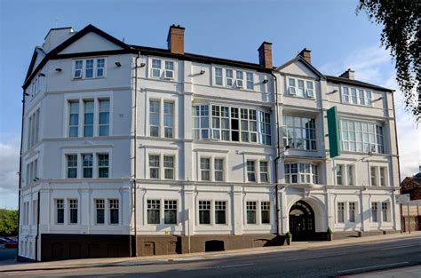 stoke city hotel  The Upper House is another great option, offering comfortable rooms and a restaurant on site