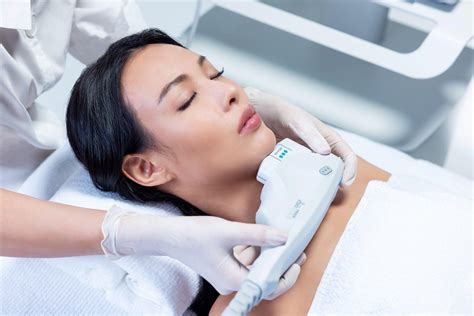 stratham ultherapy  Ultherapy ® is a non-surgical, non-invasive procedure that uses focused ultrasound and the body’s natural healing process to lift, tone, and tighten loose skin on the brow, neck, under the chin, and even the décolletage (upper chest area)