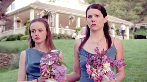 streamingcommunity gilmore girl stagione 2 ταινία Οικογένεια Γκίλμορ / Gilmore Girls (2000) online Ολόκληρη η 1,2,3,4,5,6,7η Σεζόν Η πολυβραβευμένη τηλεοπτική σειρά περιγράφει την ζωή της Lorelai Victoria Gilmore που μεγαλώνει μόνη της την κόρη της Rory Gilmore στην φανταστική μικρή πόλη Star Hollow