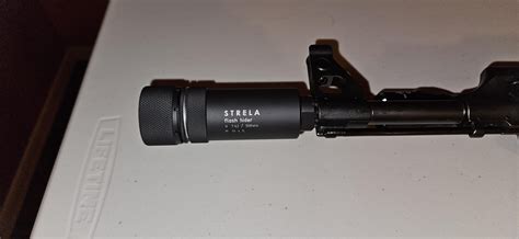 strela flash hider 5RH with a locking nut