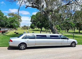 stretch limo hire bundaberg from Bundaberg Airport, QLD | Diamond Valley, QLD | Airport Limousine Service | 2 pax | 2 Luggage | price $886 AUD | Ford Vehicle | Black Bow Chauffeur