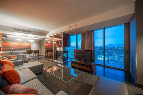 stripviewsuites at palms place  El alojamiento dispone de aire