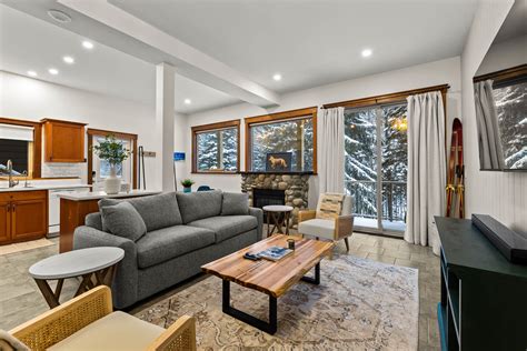 sun peaks holiday rentals  Altitude; Crystal Forest; Fireside Lodge; Kookaburra