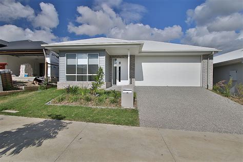 sunbird drive redbank plains  DAY RATE