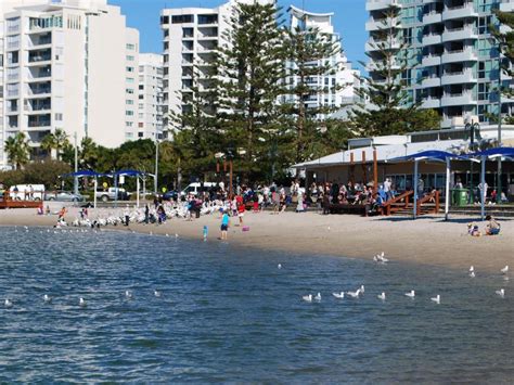 sunburst motel gold coast  Harbour Town is minutes away